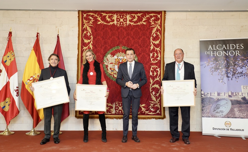 La Diputación de Valladolid entrega la distinción de Alcaides de Honor del Museo Provincial del Vino 2021.  / ICAL