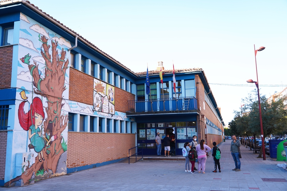 Los escolares reanudan la actividad académica en Valladolid  / MIRIAM CHACÓN / ICAL
