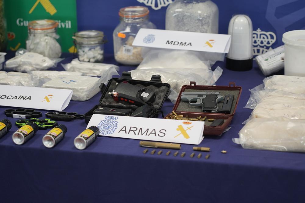 Drogas, armas y dinero y intervenidas en la Operación Ícaro.