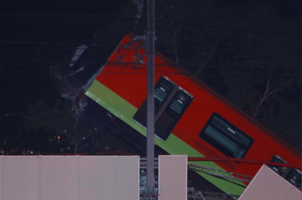 Al menos 15 muertos y 70 heridos al desplomarse un metro en Ciudad de México  / CARLOS RAMÁ­REZ