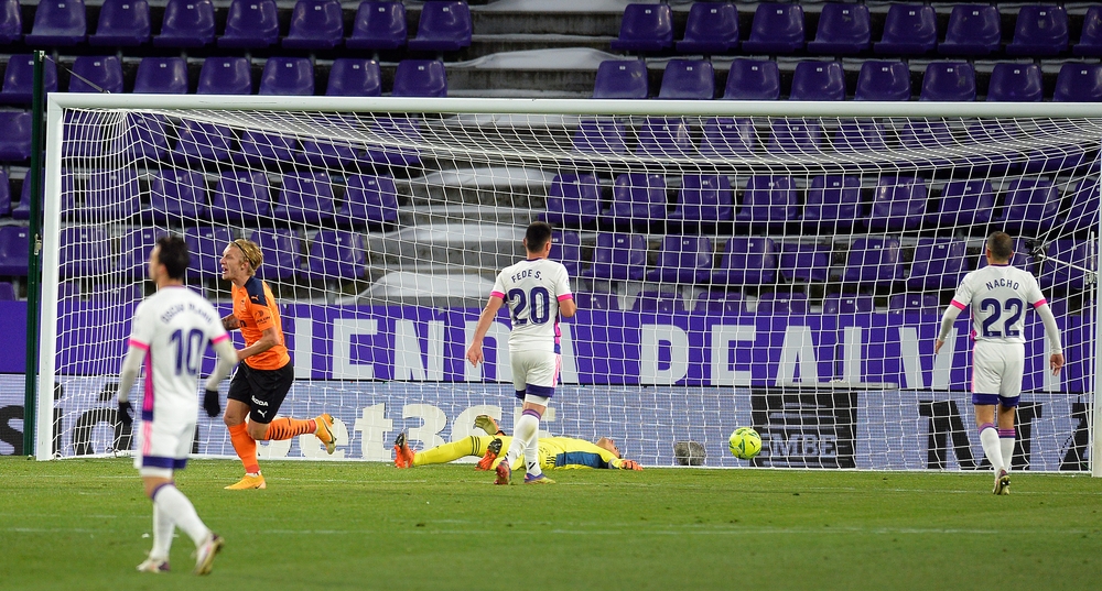 El Valladolid no pudo con el Valencia.  / LALIGA