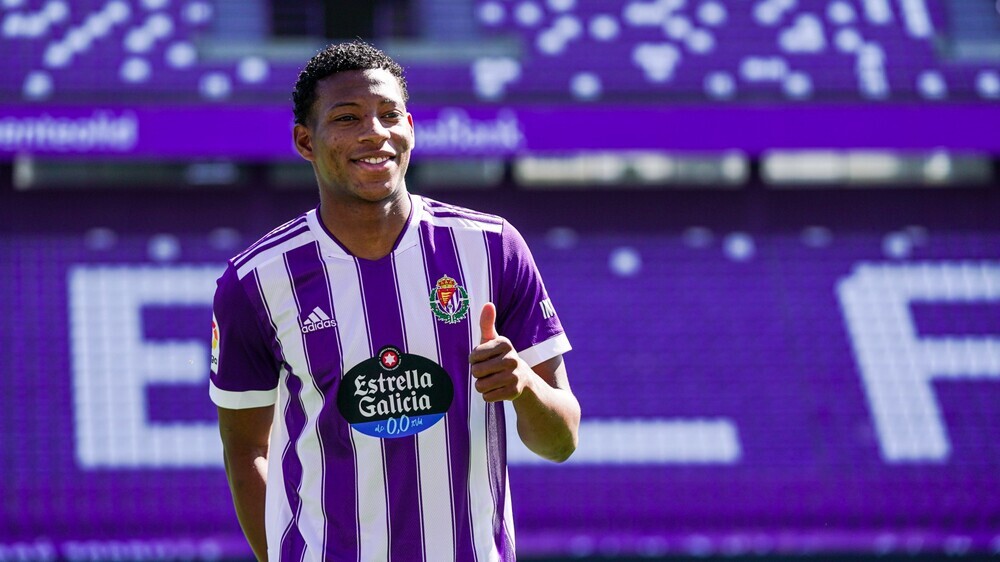 Gonzalo Plata, en su presentación como nuevo jugador del Real Valladolid. 