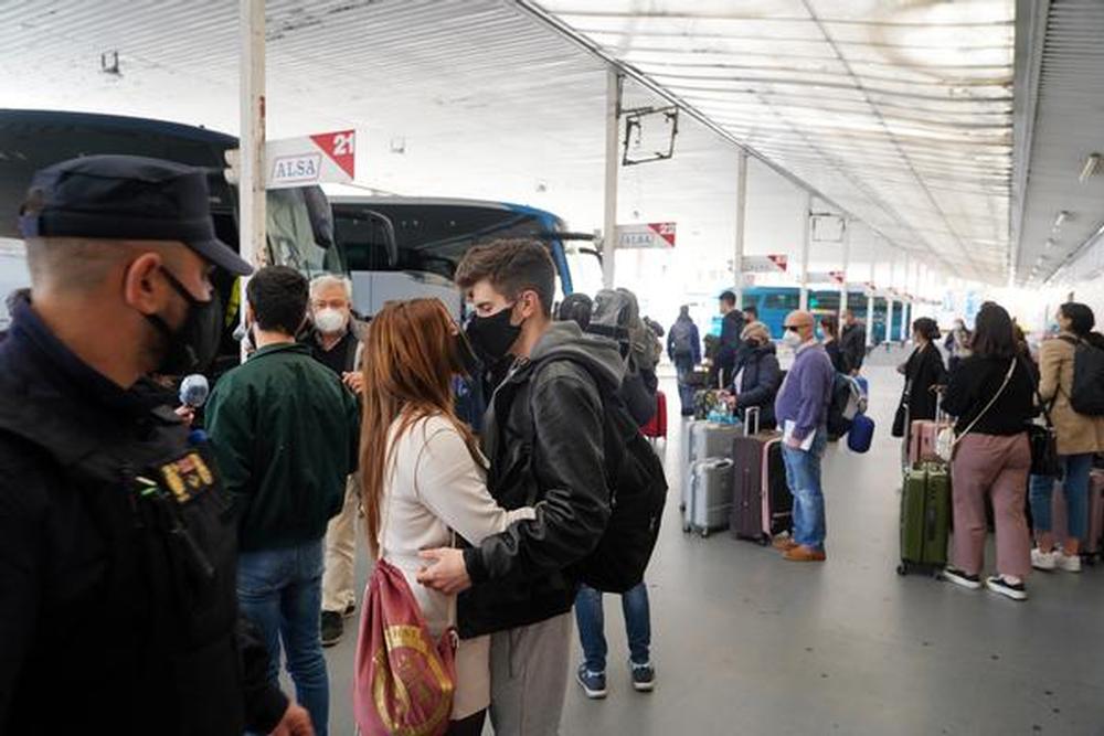 Controles de movilidad en la estación de autobuses y trenes de Valladolid  / ICAL