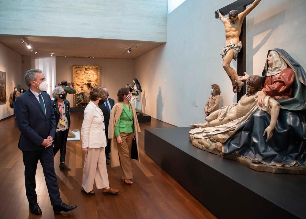 La vicepresidenta primera del Gobierno visita el Museo Nacional de Escultura