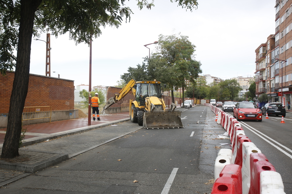 Inicio de los trabajos, en la avenida de Segovia, para la construcción del triple paso de Labradores