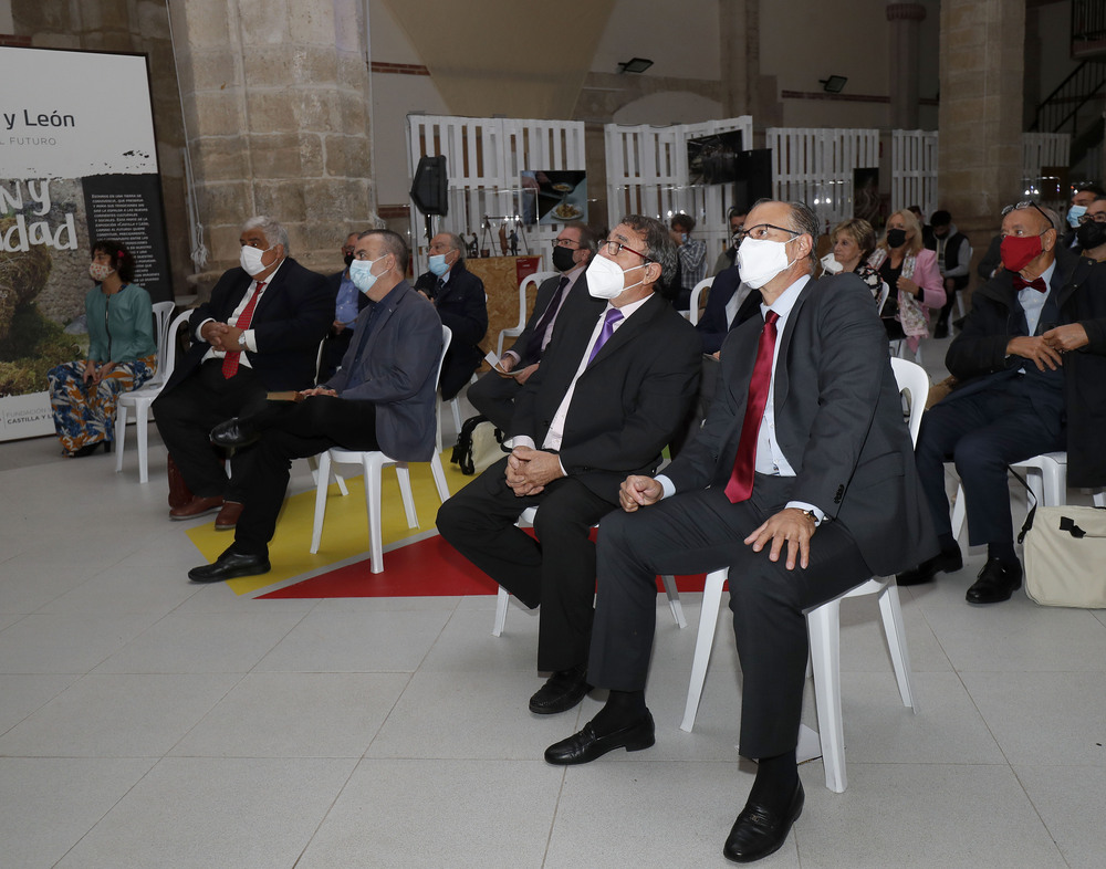 El presidente de las Cortes inaugura el VIII Simposio Internacional de Historia Comunera  / R.VALTERO / ICAL