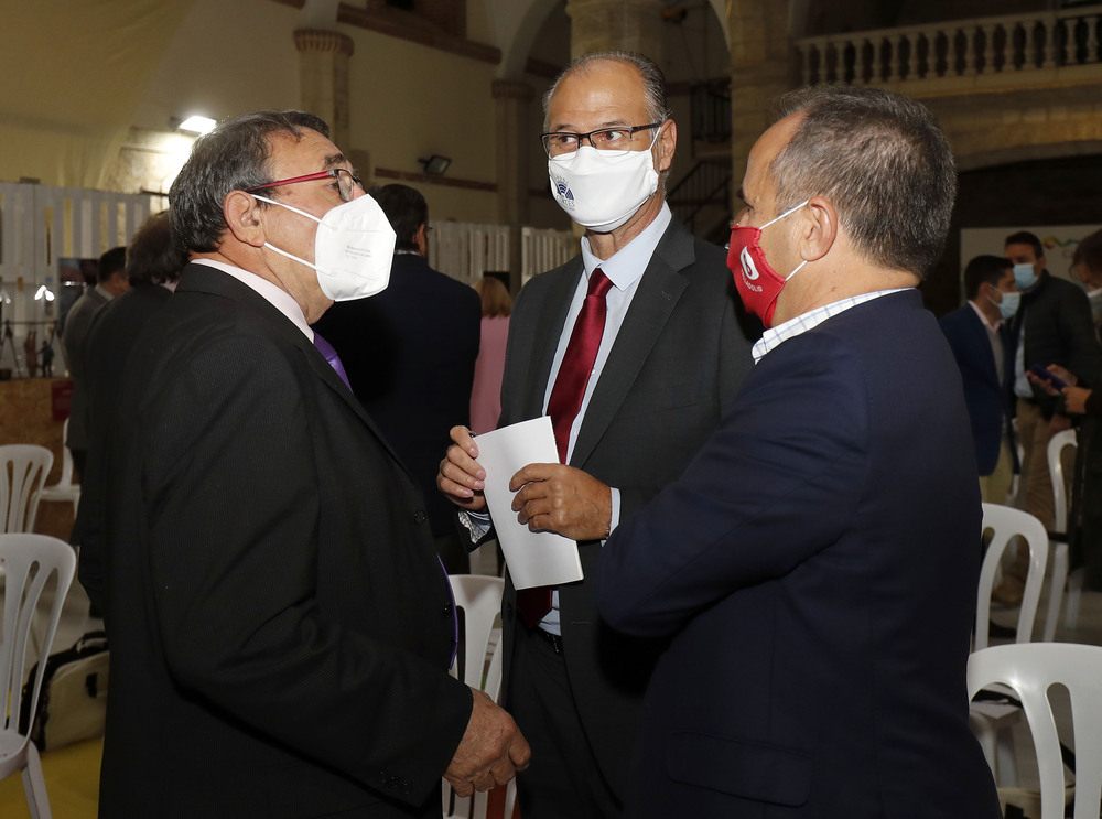 El presidente de las Cortes inaugura el VIII Simposio Internacional de Historia Comunera  / R.VALTERO / ICAL