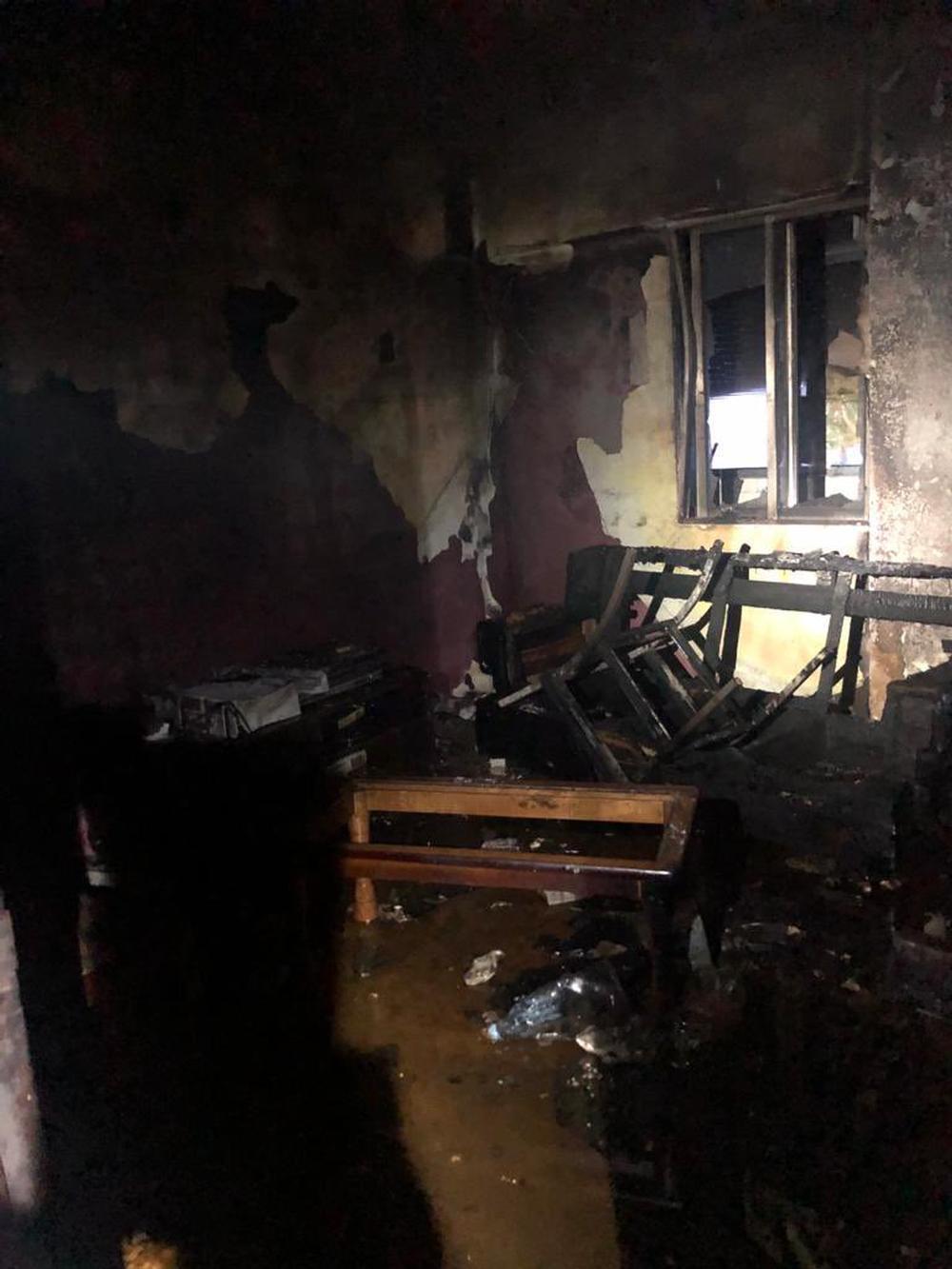 Imagen del interior del inmueble donde se ha originado el incendio.