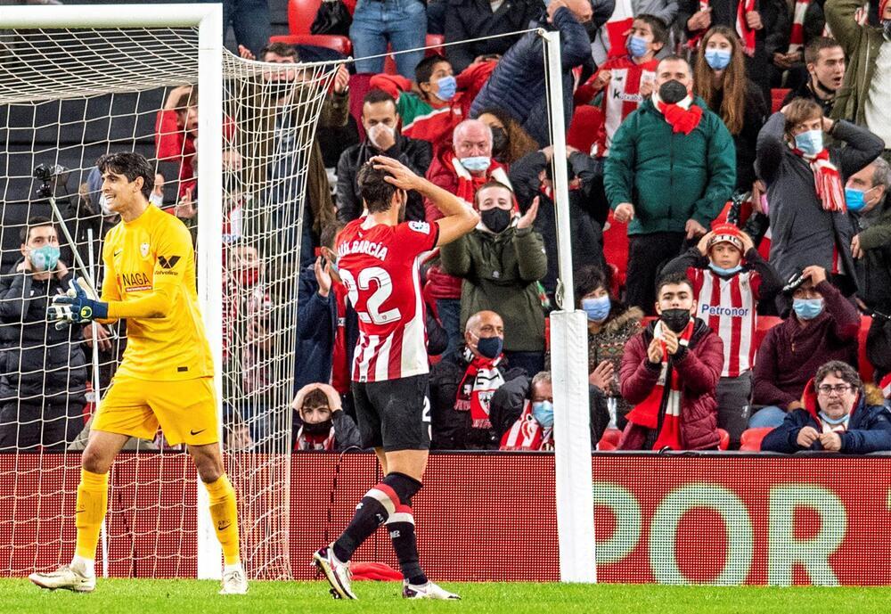 El Sevilla castiga la impericia del Athletic