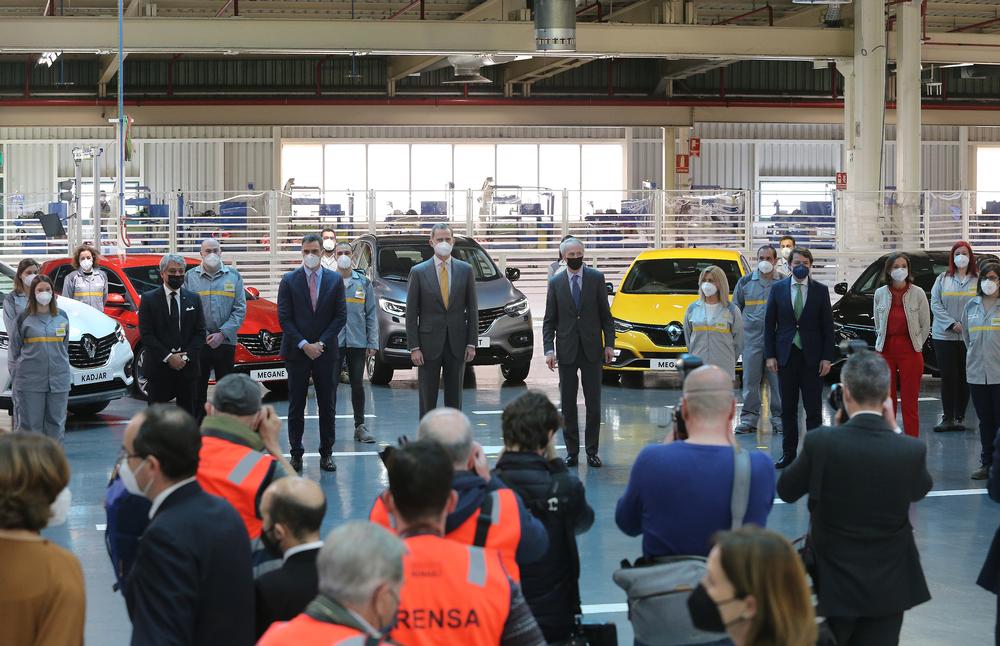 Visita de Su Majestad el Rey y el presidente del Gobierno a la planta de Renault en Palencia  / ICAL