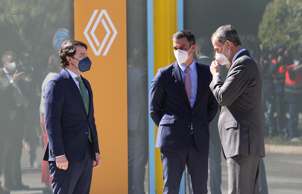 Visita de Su Majestad el Rey y el presidente del Gobierno a la planta de Renault en Palencia  / ICAL