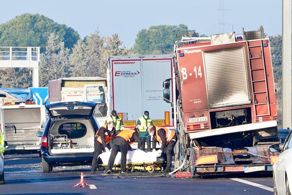 Tres personas fallecen en un accidente de tráfico en Tordesillas.  / ICAL