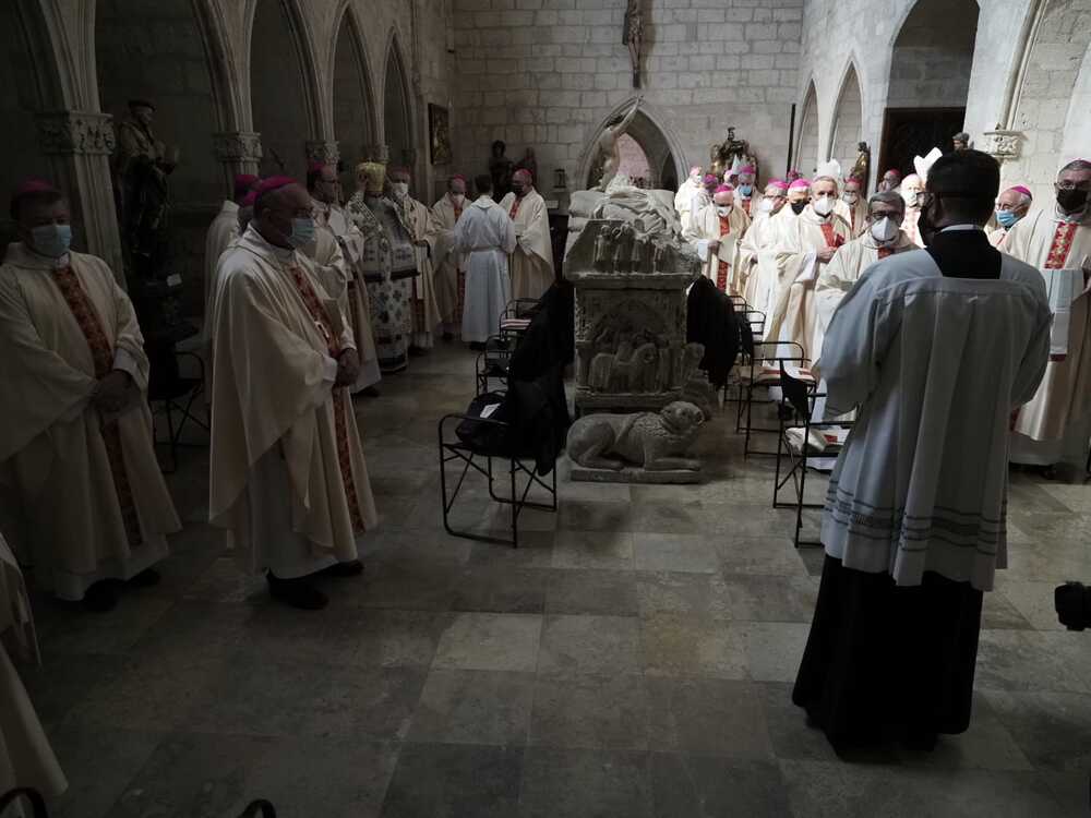 El vallisoletano Aurelio García, ordenado obispo en la Catedral.  / ARZOBISPADO