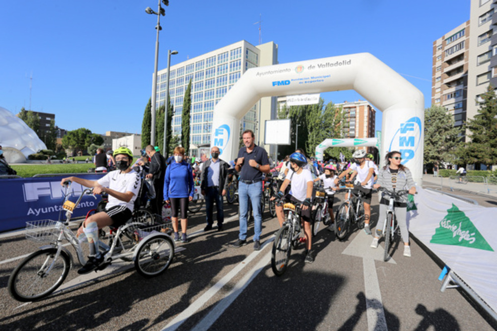 Valladolid celebra el Día de la Bici.  / LETICIA PÉREZ (ICAL)