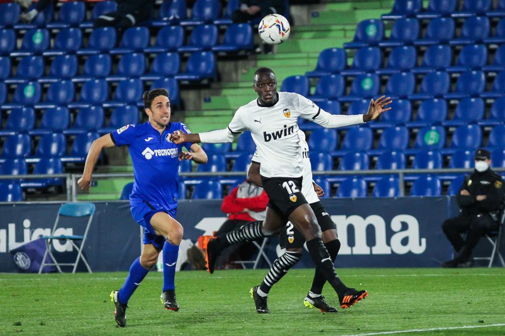 El Getafe vuelve a sonreír goleando al Valencia