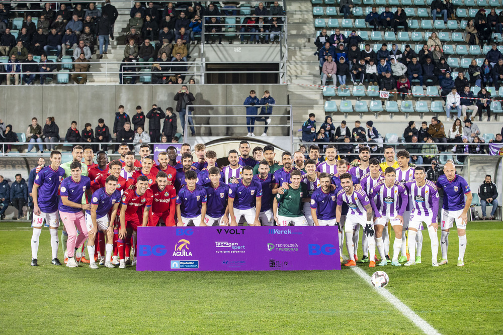 Imágenes del amistoso disputado en Palencia entre el Real Valladolid y el Getafe   / SARA MUNIOSGUREN