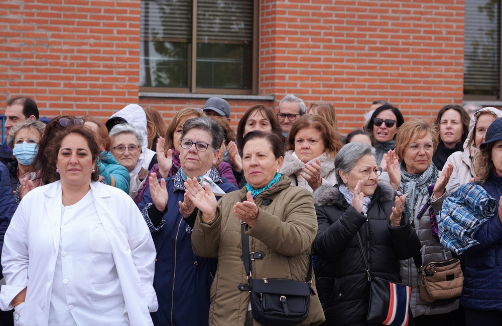Concentración en defensa del hospital comarcal de Medina del Campo  / MIRIAM CHACÓN / ICAL