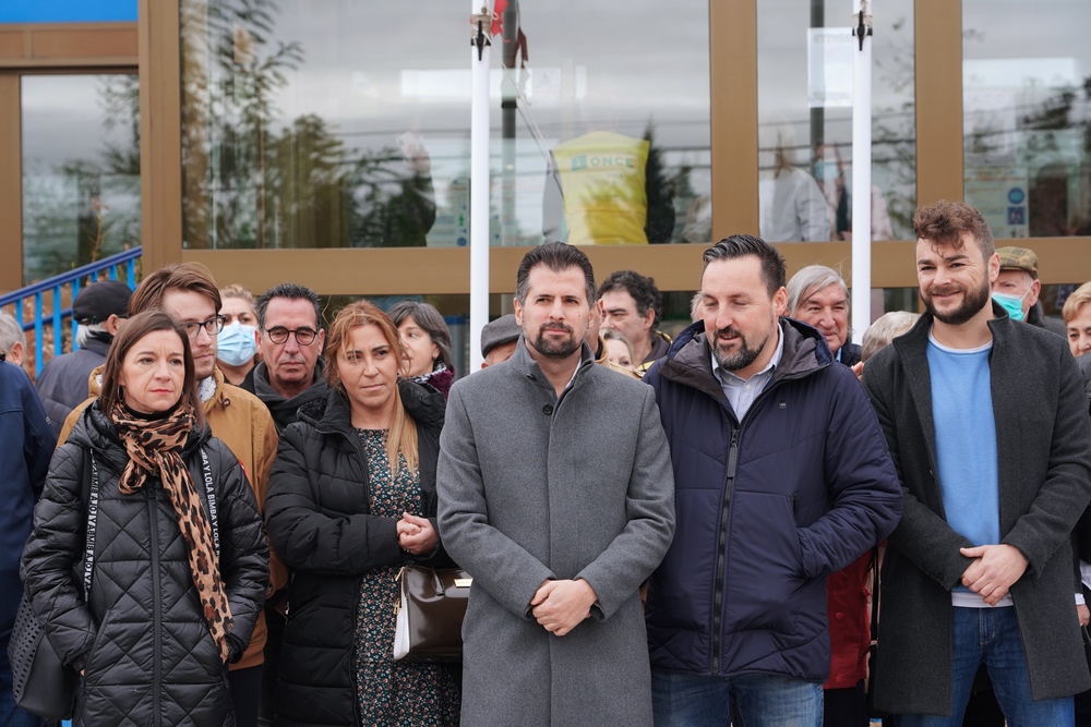 Concentración en defensa del hospital comarcal de Medina del Campo  / MIRIAM CHACÓN / ICAL