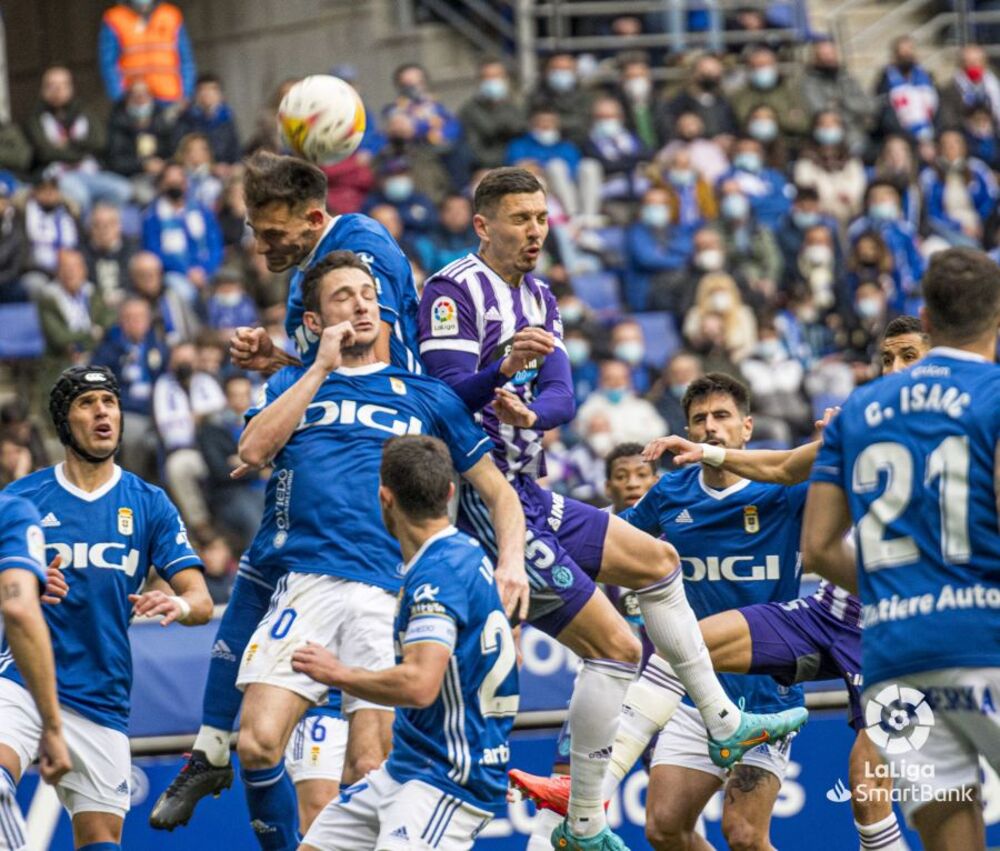 Imágenes del Real Oviedo-Real Valladolid.  / LALIGA