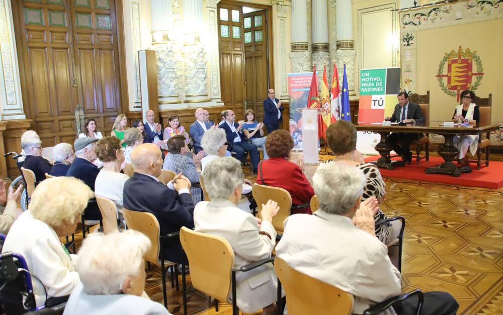 El Ayuntamiento rinde homenaje a las personas de mayor edad de Valladolid  / AYUNTAMIENTO DE VALLADOLID