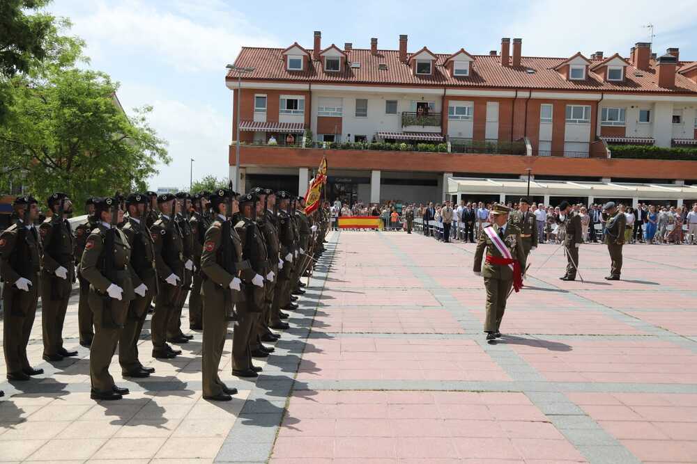 Jura de Bandera para personal civil en Arroyo.  / El Día de Valladolid
