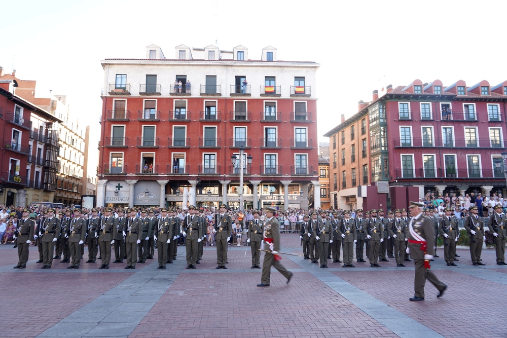 Imagen del acto militar con motivo de la festividad de Santiago Apóstol, patrón del Arma de Caballería.  / MIRIAM CHACN ICAL