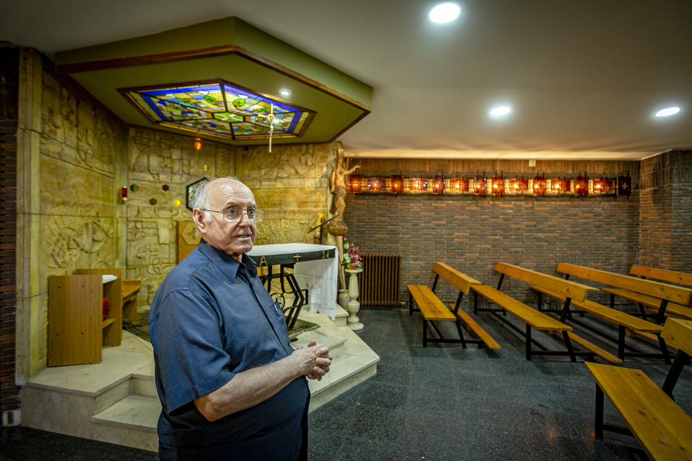 Ángel Cabezón, en la capilla de la parroquia Corazón de María.