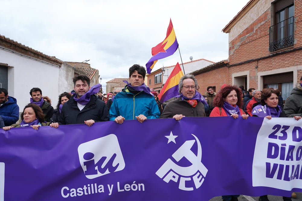 Izquierda Unida Castilla y León, con su coordinador autonómico, Juan Gascón.  / MIRIAM CHACN ICAL