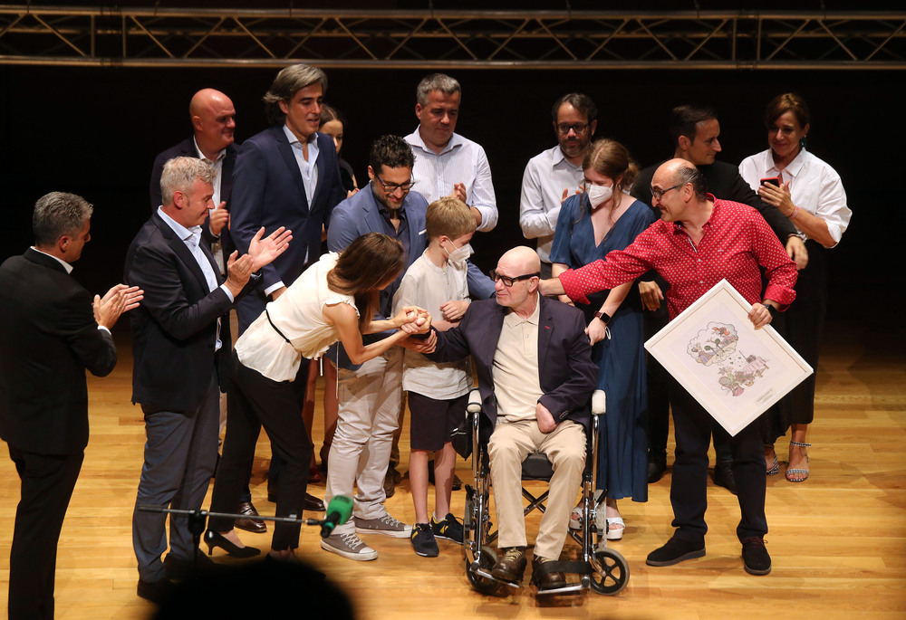 Onda Cero Valladolid reconoce al periodista Vicente Ballester con su Premio Especial Honorífico  / RUBÉN CACHO / ICAL