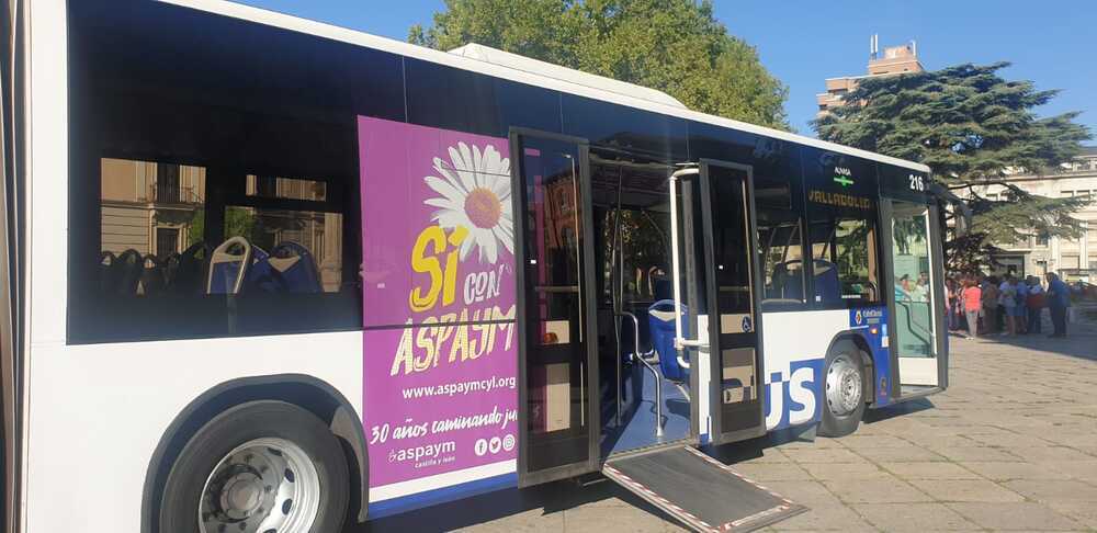 Aspaym 'celebra' sus 30 años en los autobuses de Valladolid