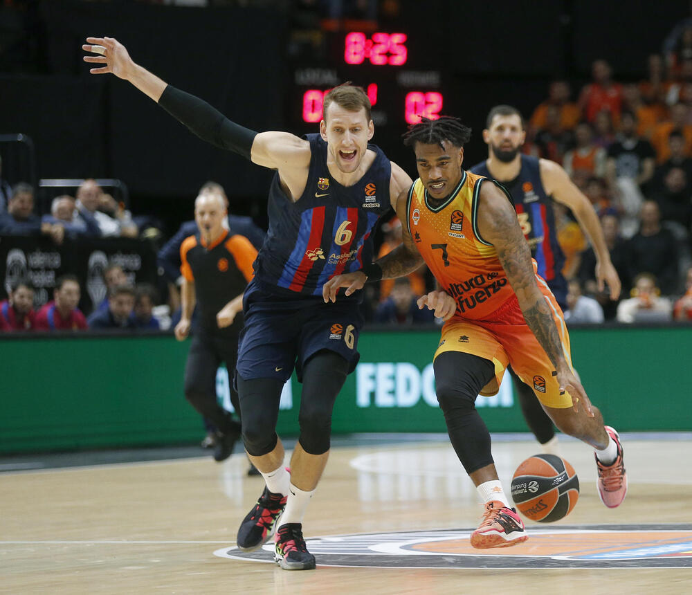 Un guerrillero Valencia sorprende al Barça