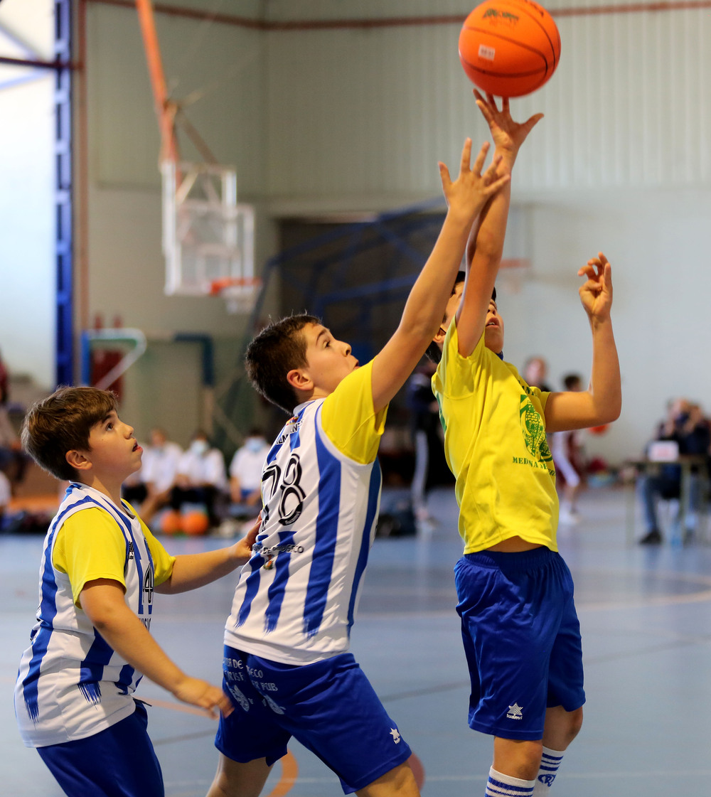 Finales de baloncesto y clausura del Campeonato Escolar.  / MONTSE.ALVAREZ