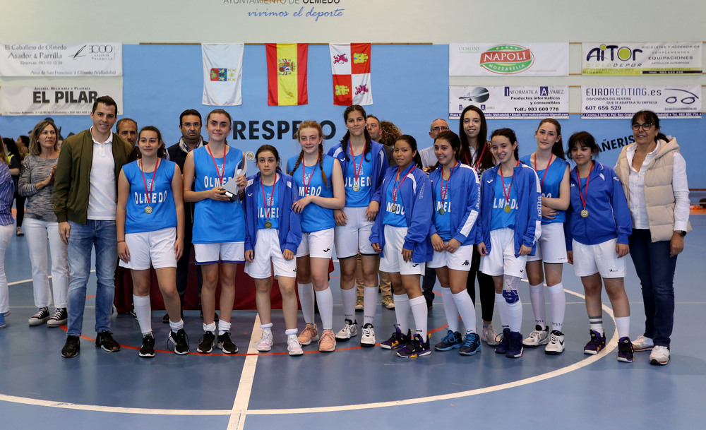 Finales de baloncesto y clausura del Campeonato Escolar.  / MONTSE.ALVAREZ