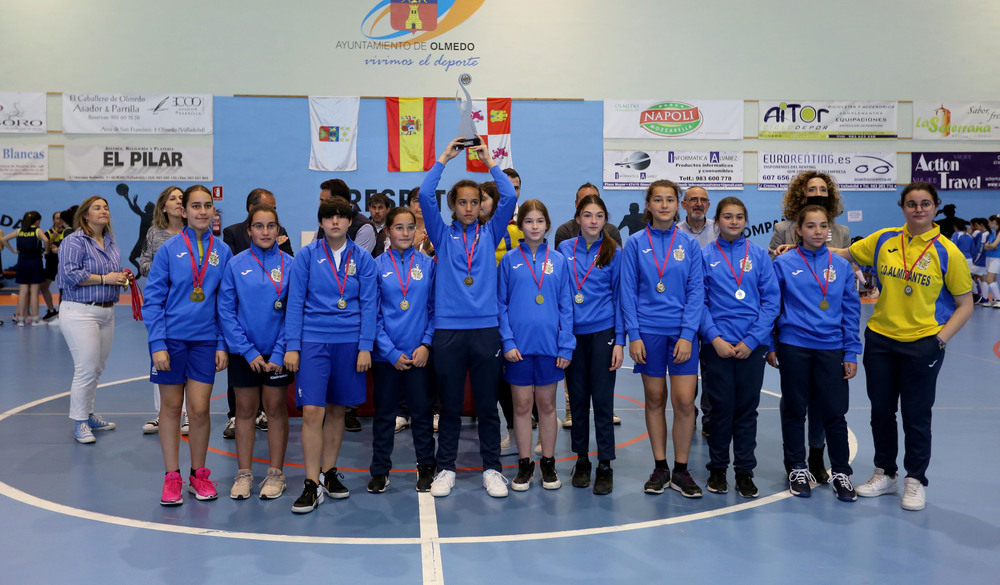 Finales de baloncesto y clausura del Campeonato Escolar.  / MONTSE.ALVAREZ