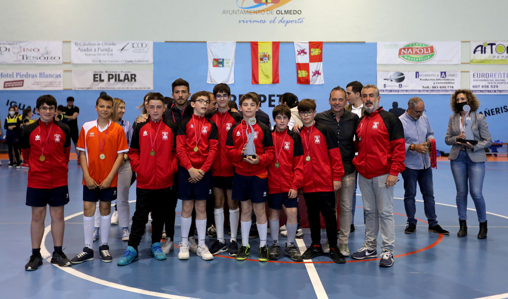 Finales de baloncesto y clausura del Campeonato Escolar.  / MONTSE.ALVAREZ