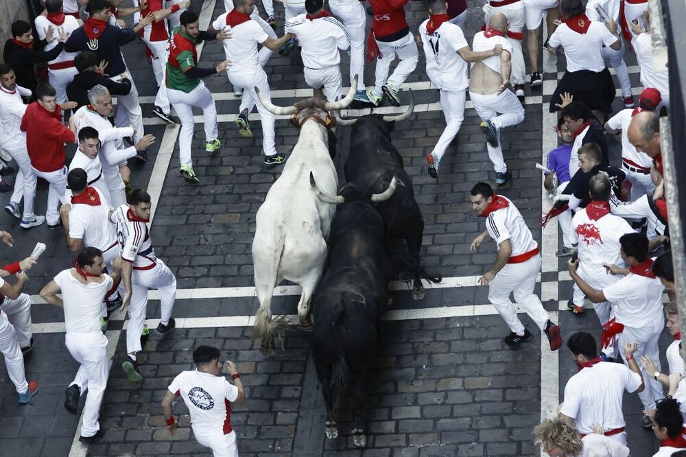 Segundo encierro de los Sanfermines 2022  / JESÚS DIGES