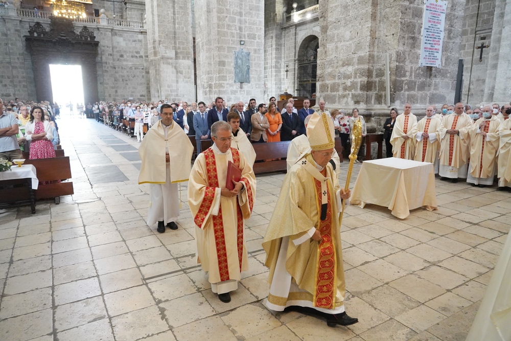 Imagen de la eucaristía de despedida de Ricardo Blázquez de la Archidiócesis de Valladolid.  / MIRIAM CHACN ICAL