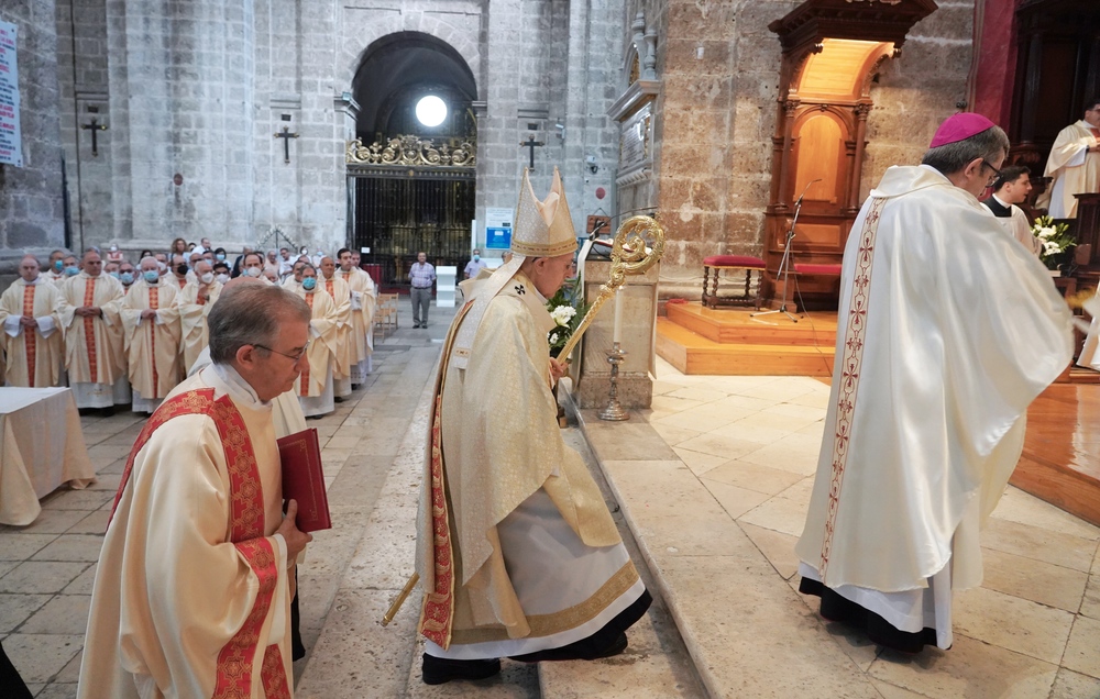 Imagen de la eucaristía de despedida de Ricardo Blázquez de la Archidiócesis de Valladolid.  / MIRIAM CHACN ICAL