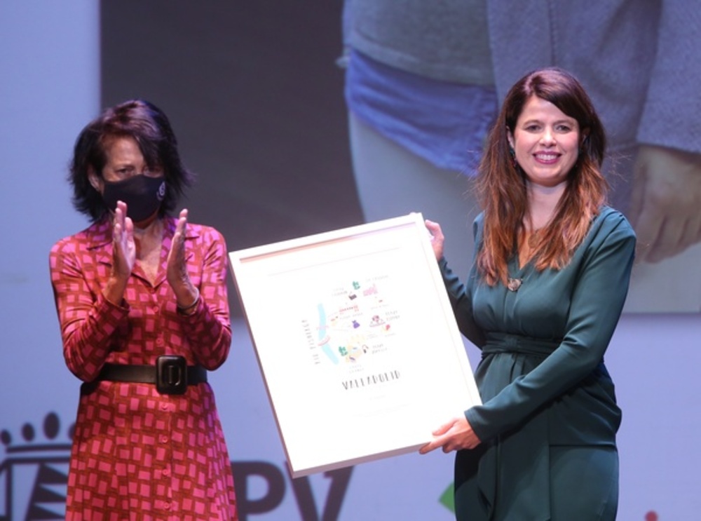 Lola Pons recoge el XXV Premio Nacional de Periodismo ‘Miguel Delibes’.  / ICAL