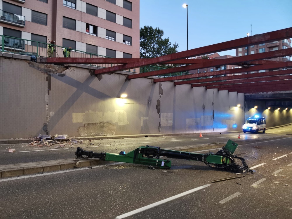 Un accidente obliga a cortar el túnel de la Circular