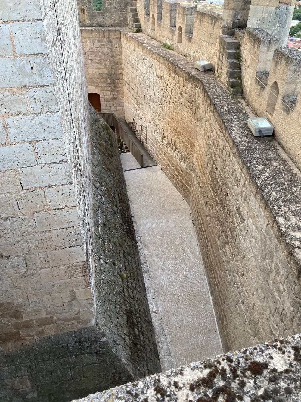 Imagen de las obras de reforma que se están llevando a cabo en el castillo de Peñafiel. 