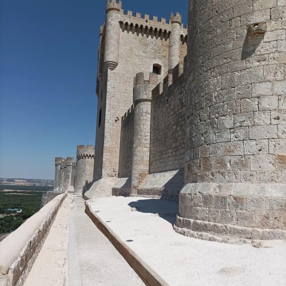 Imagen de las obras de reforma que se están llevando a cabo en el castillo de Peñafiel. 