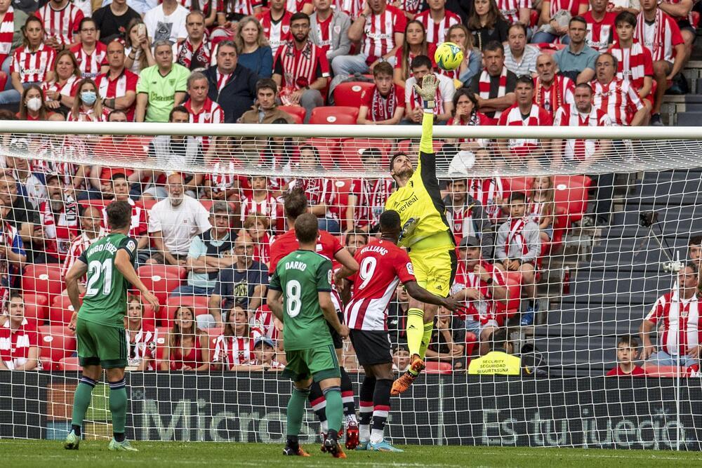 Berenguer y Villalibre mantienen el sueño europeo del Athletic