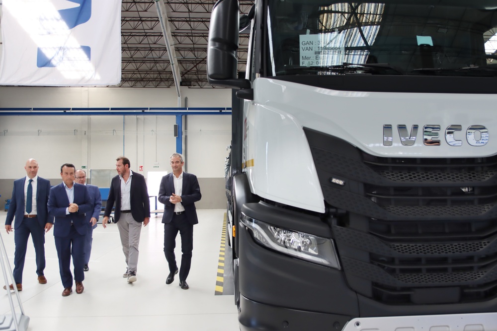 Iveco inaugura las nuevas instalaciones de Hyn Motor en Valladolid.  / AYUNTAMIENTO