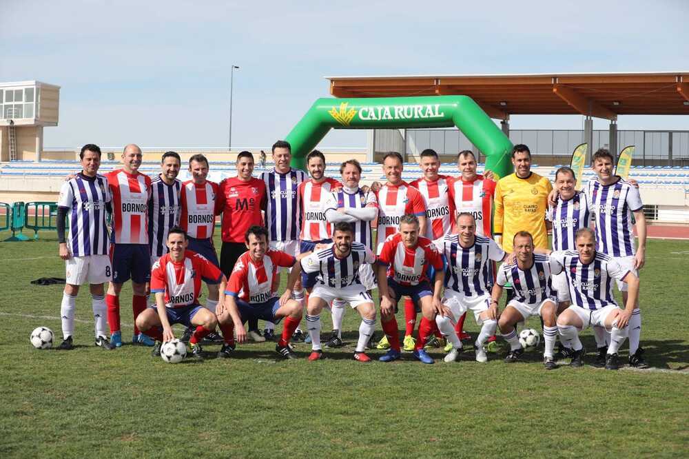 Veteranos del Real Valladolid en un amistoso durante la celebración de la Copa Caja Rural de Zamora.