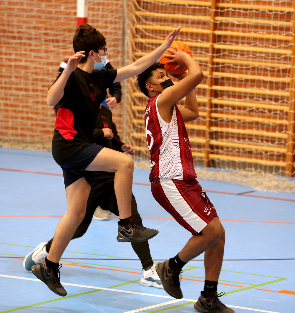 Campeonato Escolar de Deportes Colectivos (Fútbol-Sala y Baloncesto).  / MONTSE.ALVAREZ