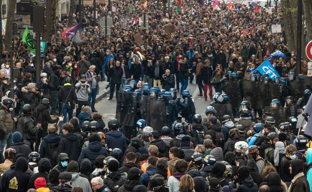 Francia avala el retraso de la edad de jubilación a los 64 años