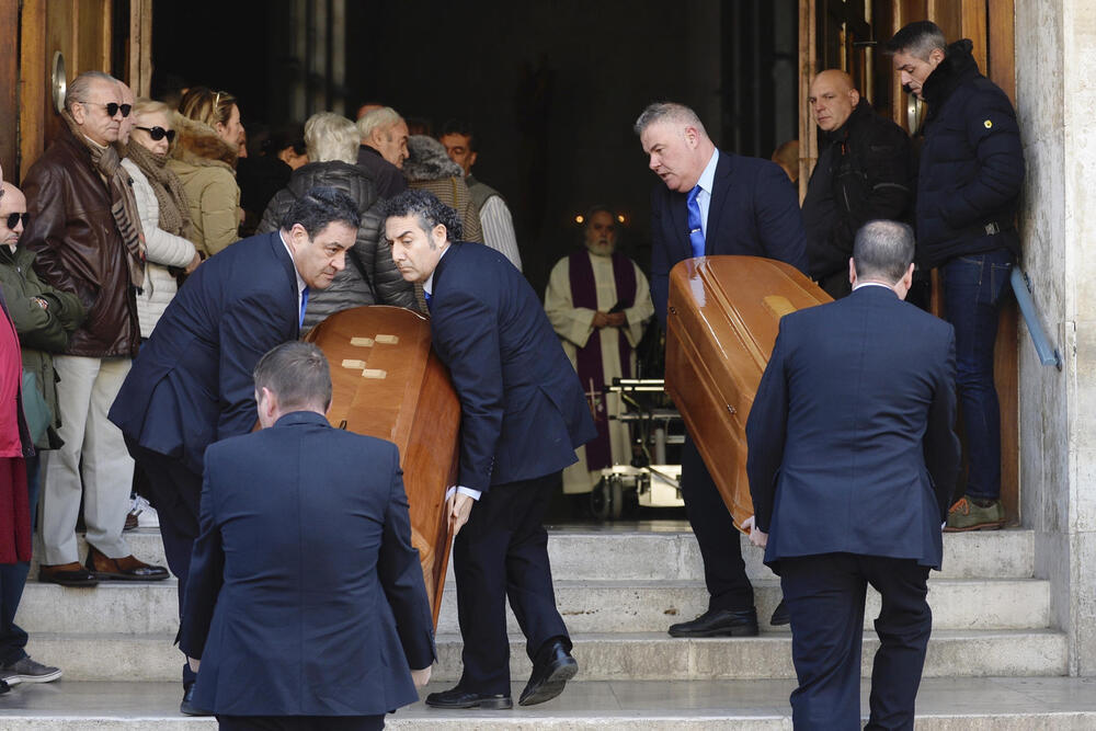 Funeral de Paloma e India, las dos víctimas del doble crimen del paseo del Zorrilla.