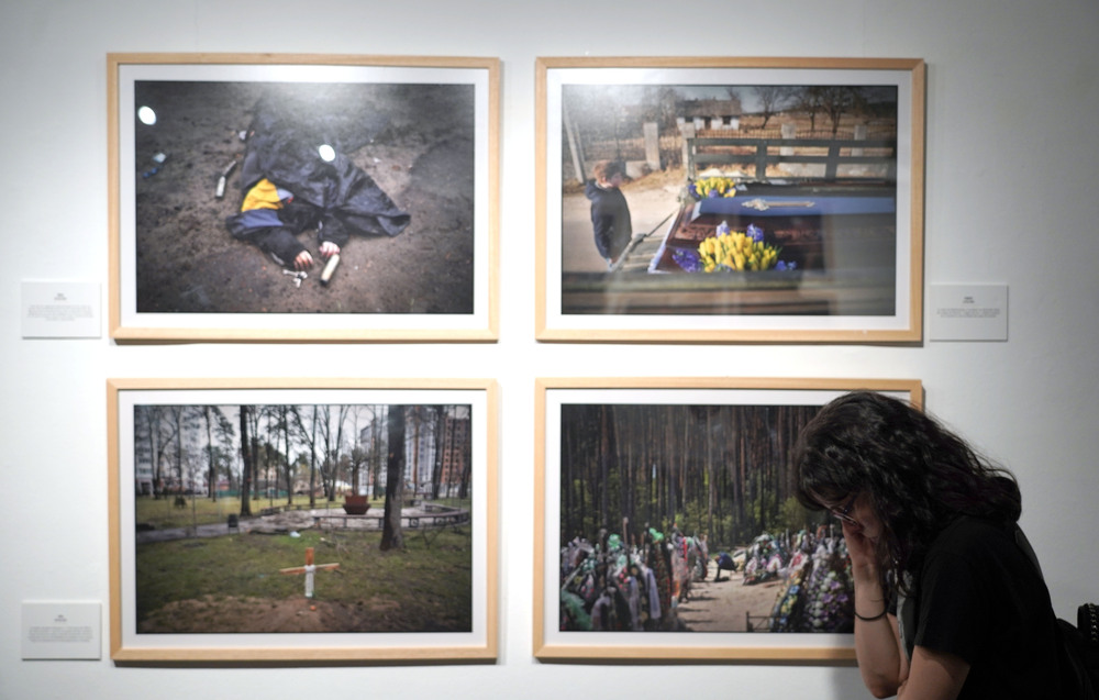 Inauguración oficial de la exposición ‘Ucrania, la guerra de los civiles’, con fotografías de Luis de Vega  / RUBÉN CACHO / ICAL