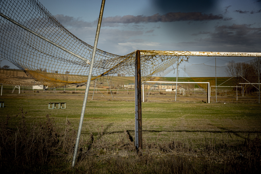 Campos de fútbol abandonados en Mucientes.